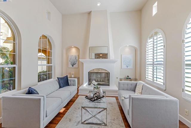 Image 5 of 51 For 9542 Velvet Leaf Cir
