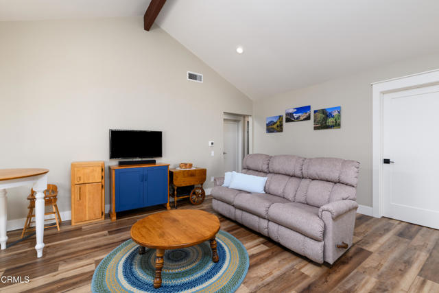 Detail Gallery Image 13 of 40 For 42308 Village 42, Camarillo,  CA 93012 - 2 Beds | 2 Baths