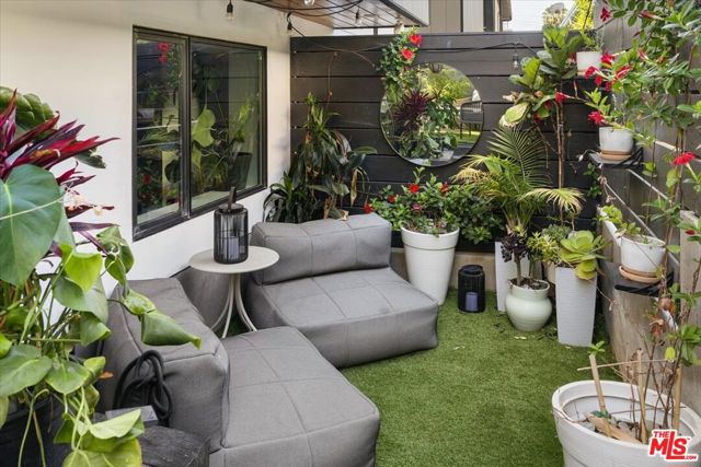3225 Rowena Avenue, Los Angeles CA: https://media.crmls.org/mediaz/7ba6547f-dd84-4cbf-a95b-c6b9282ae30d.jpg