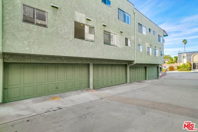 1832 Rockefeller Lane, Redondo Beach, California 90278, 2 Bedrooms Bedrooms, ,2 BathroomsBathrooms,Residential,For Sale,Rockefeller,25603743 1832 Rockefeller Lane, Redondo Beach, California 90278, 2 Bedrooms Bedrooms, ,2 BathroomsBathrooms,Residential,For Sale,Rockefeller,25603743