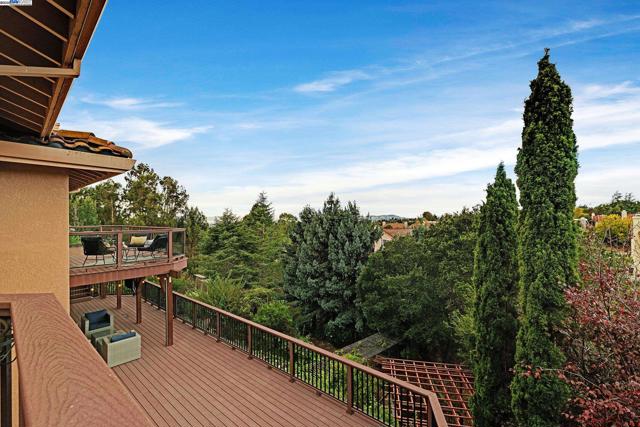 20340 Hunters Knls, Castro Valley CA: https://media.crmls.org/mediaz/7ba72f6f-32d2-4252-9b67-a0302884d65f.jpg