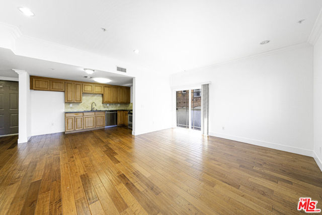 815 S Harvard Blvd #302, Los Angeles, CA 90005