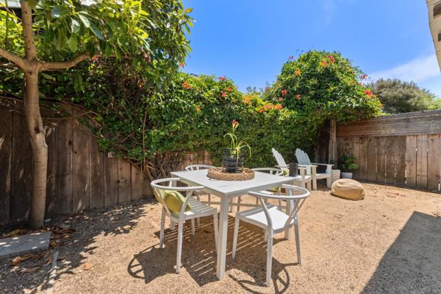 260 Walk Circle, Santa Cruz CA: https://media.crmls.org/mediaz/7ba7c749-fdda-4d26-b24f-d672a97679c5.jpg
