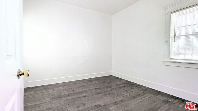 435 W 4TH Street, Long Beach CA: https://media.crmls.org/mediaz/7ba7ccce-987d-4a05-8c02-230e074b93c7.jpg