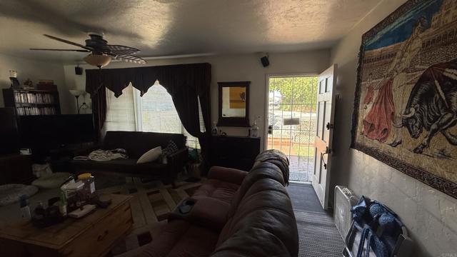 Detail Gallery Image 3 of 38 For 1905 El Dora St, Lemon Grove,  CA 91945 - 3 Beds | 2 Baths