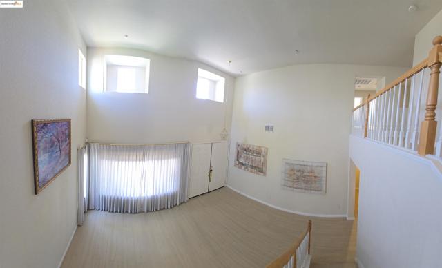 988 Chamomile Ln, Brentwood CA: https://media.crmls.org/mediaz/7baa44a5-0efe-422d-8f56-9af75943c8c5.jpg