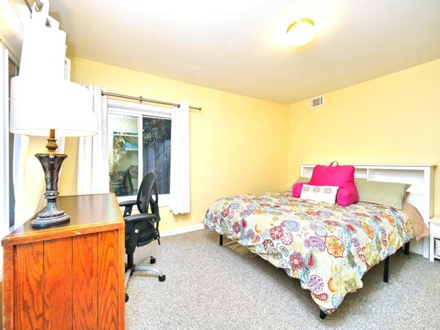 514 Live Oak Lane, Redwood City CA: https://media.crmls.org/mediaz/7baa6c25-28f6-4f8b-92f1-a070f056cf7f.jpg