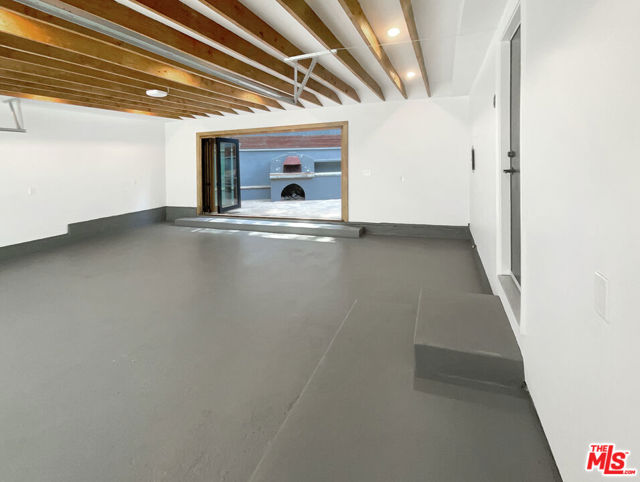2252 Verde Oak Drive, Los Angeles CA: https://media.crmls.org/mediaz/7baa9bba-c055-470b-9457-ddbb236590d6.jpg