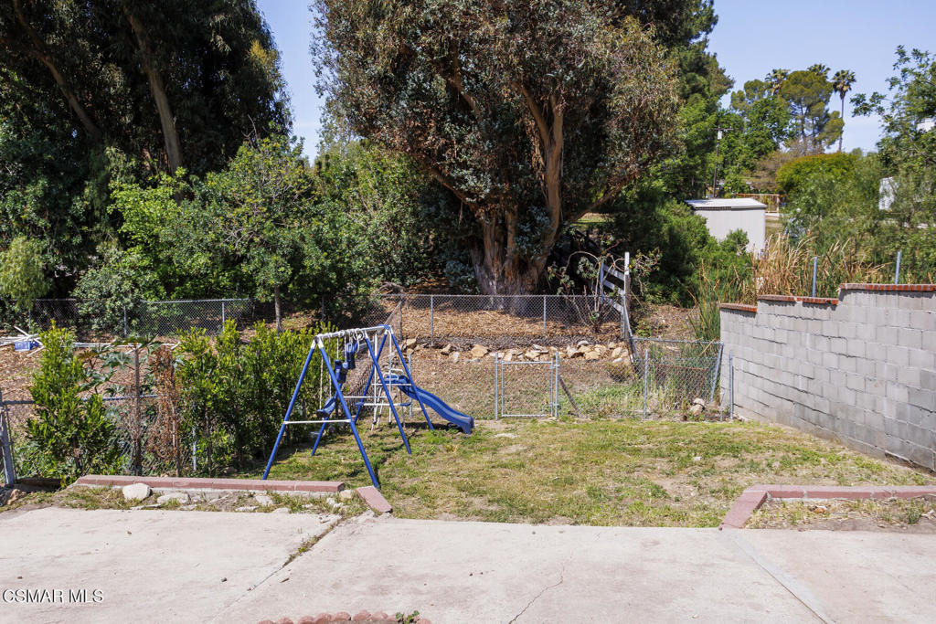 https://media.crmls.org/mediaz/7baae107-314e-403e-b8a0-5843525c7774.jpg?preset=X-Large