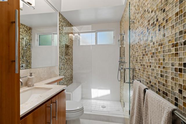 4457 LINDA WAY, Pleasanton CA: https://media.crmls.org/mediaz/7bab01bb-a51c-4506-9a9c-56cb6049147e.jpg