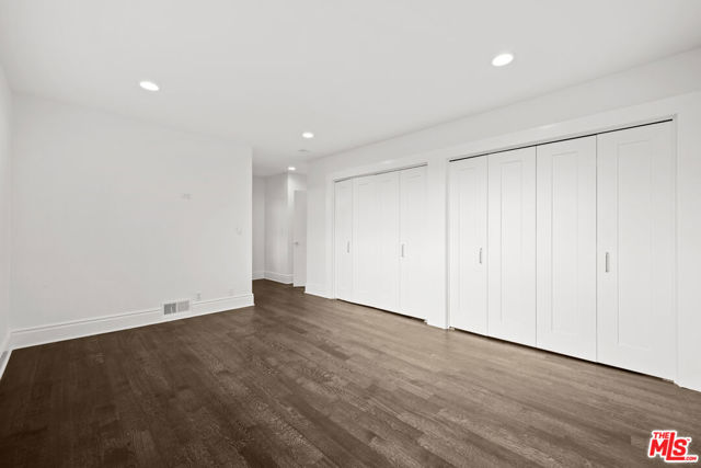 1539 Viewsite Drive, Los Angeles CA: https://media.crmls.org/mediaz/7bac0fad-7580-42a5-9627-a540f86fd85b.jpg