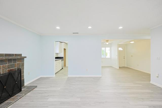 819 Daisy St, Escondido CA: https://media.crmls.org/mediaz/7bad9e2a-50e7-48bd-afe5-1c0f22fbb7a7.jpg