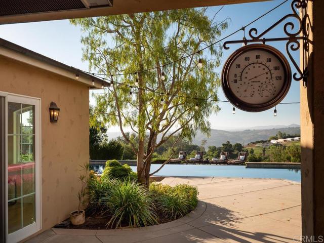 32110 Dos Ninas, Bonsall CA: https://media.crmls.org/mediaz/7baecac5-c2ee-433c-9053-6b820a801dac.jpg