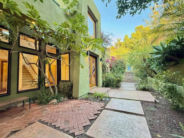 3566 Albatross St, San Diego CA: https://media.crmls.org/mediaz/7baef2e9-0299-4a3e-8efb-2f6dbbf09a7e.jpg