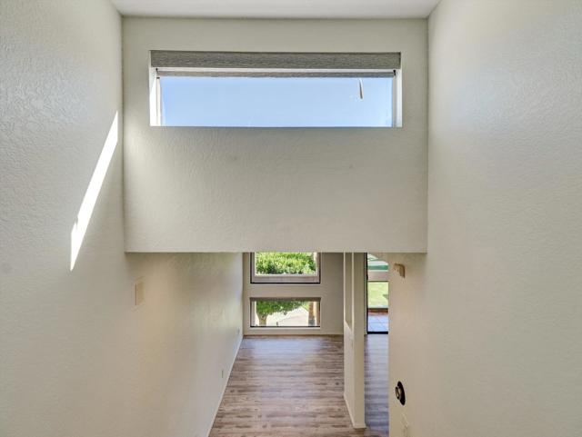 426 Village W Square, Palm Springs CA: https://media.crmls.org/mediaz/7baf0cab-64cb-4b49-82b2-0cb46f56eb72.jpg