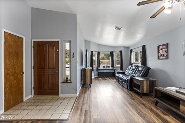 22728 Westwood Boulevard, Tehachapi CA: https://media.crmls.org/mediaz/7baf172c-3d82-463f-8e75-393808c6da6b.jpg