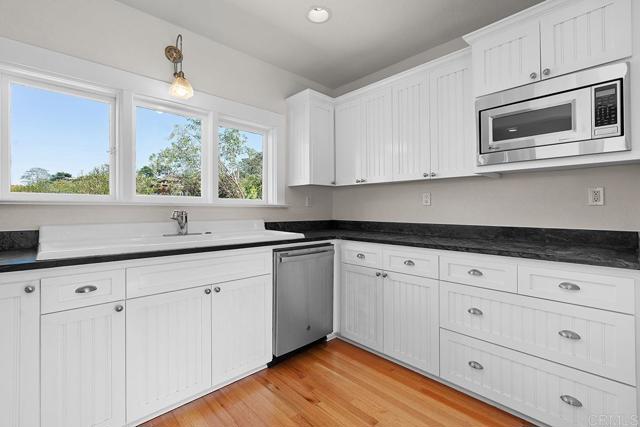 Detail Gallery Image 28 of 67 For 1654 Camino Del Mar Upper,  Del Mar,  CA 92014 - 3 Beds | 3 Baths