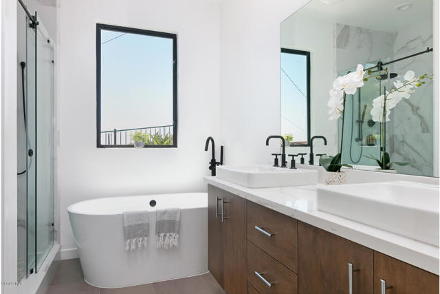 953 Colina Vista, Ventura CA: https://media.crmls.org/mediaz/7baf686e-05a7-4b2e-bf51-8aae92a81f17.jpg
