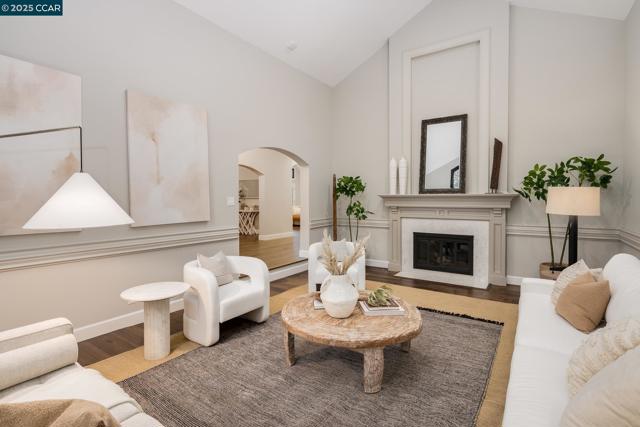 3284 Blackhawk Meadow Dr, Danville CA: https://media.crmls.org/mediaz/7bafa030-503b-43be-8fa2-f266ee5d04c5.jpg