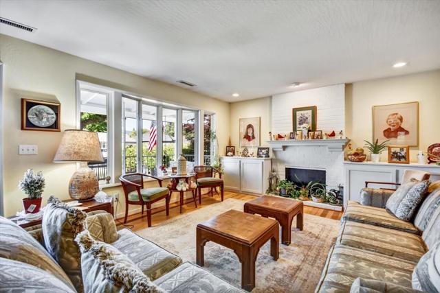 255 Nimitz Avenue, Redwood City CA: https://media.crmls.org/mediaz/7bafbb84-031e-45f3-ba88-d0c342eab44e.jpg