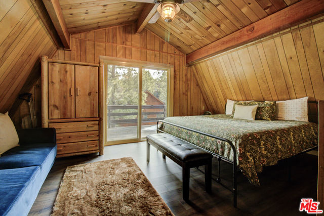 612 Kean Way, Big Bear City CA: https://media.crmls.org/mediaz/7bb14ada-f75c-4f07-a907-075e71c7a98b.jpg