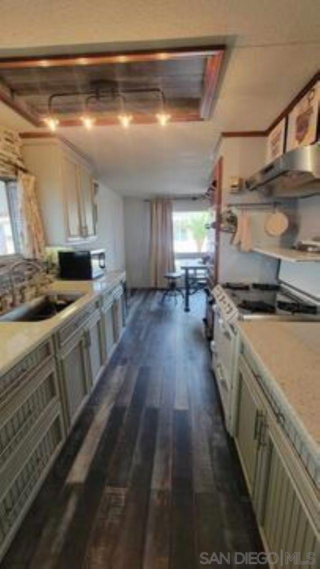 6550 Ponto Dr, Carlsbad CA: https://media.crmls.org/mediaz/7bb1ff1d-dceb-484f-b3ab-0d1bc05228bb.jpg