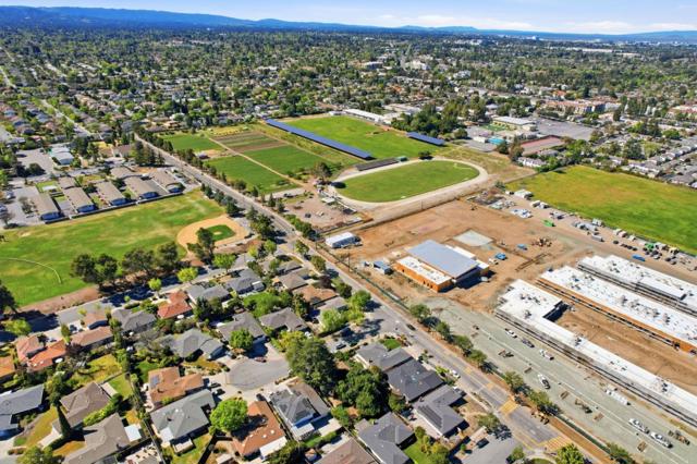 1524 Sandpiper Court, Sunnyvale CA: https://media.crmls.org/mediaz/7bb29013-e14f-4df0-8f5d-93956c553cc0.jpg