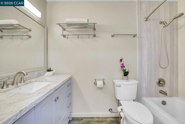 166 Madelia Place, San Ramon CA: https://media.crmls.org/mediaz/7bb33f9e-f1e0-4f91-8b84-24f58366a838.jpg