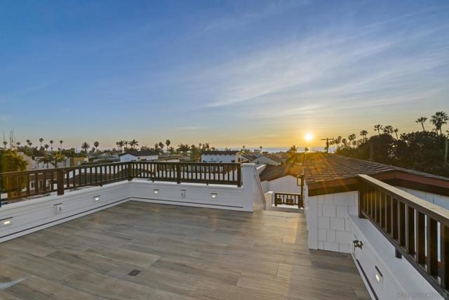464 Westbourne St, San Diego CA: https://media.crmls.org/mediaz/7bb35613-47d3-4563-bb97-bdbc47de367a.jpg