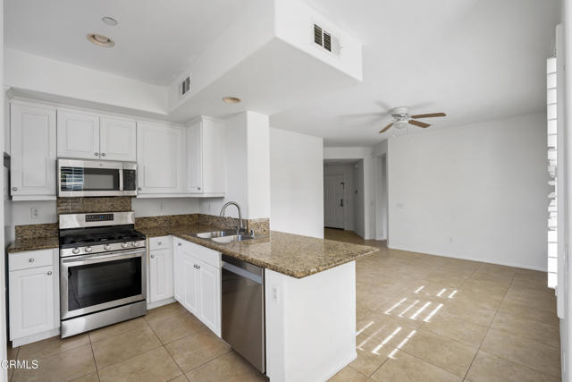 Detail Gallery Image 13 of 33 For 5326 Gillespie St, Ventura,  CA 93003 - 2 Beds | 2 Baths