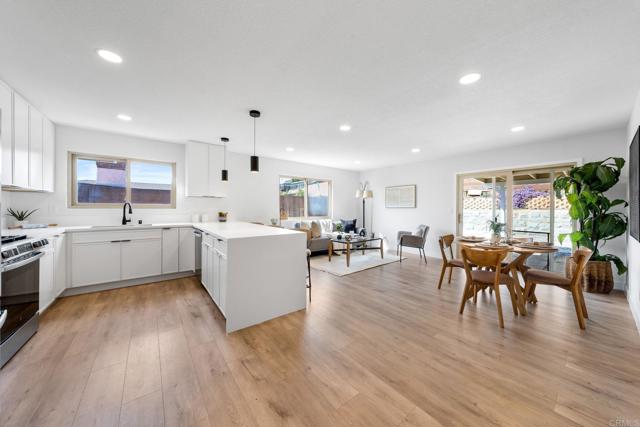 9121 Heatherdale Street, Santee CA: https://media.crmls.org/mediaz/7bb40cb5-9b35-4f09-9193-fee0b68fa317.jpg