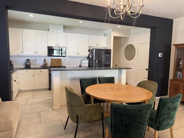 Detail Gallery Image 4 of 16 For 1294 Santa Victoria Rd #2,  Chula Vista,  CA 91913 - 3 Beds | 2/1 Baths