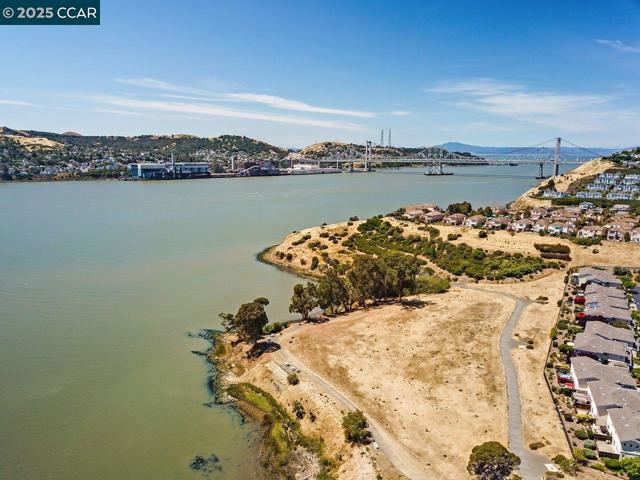 32 Shoal Dr, Vallejo CA: https://media.crmls.org/mediaz/7bb5ce20-77b8-449e-9006-351da21f3cd5.jpg