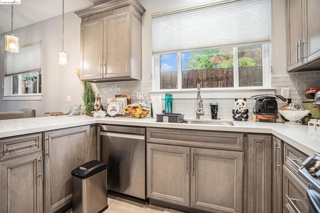 Image 45 of 55 For 2804 Acton St
