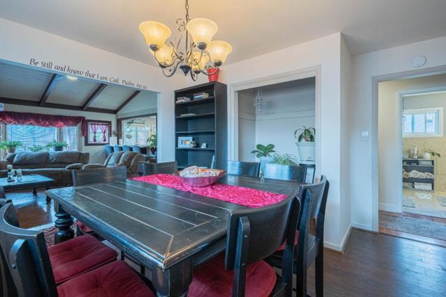 335 Palma Drive, Salinas CA: https://media.crmls.org/mediaz/7bb6e587-959b-463d-8723-0ebef1c2fbca.jpg