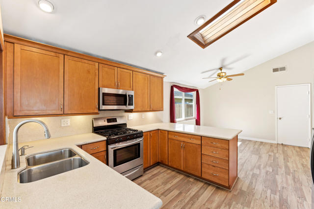 Detail Gallery Image 10 of 31 For 1620 Joliet Pl, Oxnard,  CA 93030 - 3 Beds | 2 Baths