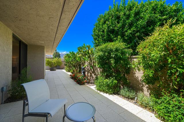 7 Dartmouth Drive, Rancho Mirage CA: https://media.crmls.org/mediaz/7bb81f92-2ae6-47f7-b912-1d39958fdf46.jpg