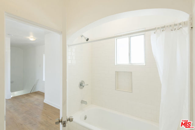 1827 W 24th Street, Los Angeles CA: https://media.crmls.org/mediaz/7bb86530-95d3-41b2-bf38-0554ab80a95e.jpg