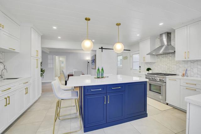 667 Cuesta Drive, Los Altos CA: https://media.crmls.org/mediaz/7bb87b46-95cf-4d8d-943c-36fdf6c85e60.jpg