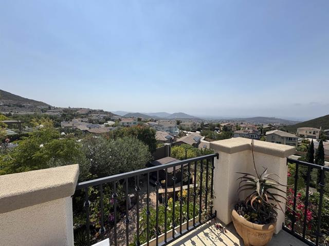 743 Costa Del Sur, San Marcos CA: https://media.crmls.org/mediaz/7bb89a28-fdcc-4468-a6f6-9dbce4c07bdf.jpg