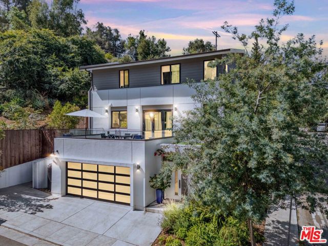 4841 Minden Place, Los Angeles CA: https://media.crmls.org/mediaz/7bb98df9-16a8-4785-aaea-67aab7162865.jpg