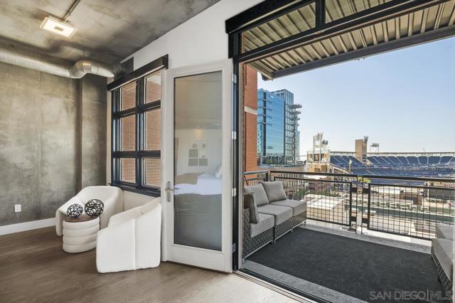 877 Island Ave, San Diego CA: https://media.crmls.org/mediaz/7bb999ce-bbd1-4f13-a7f9-c6a6c5061bcc.jpg