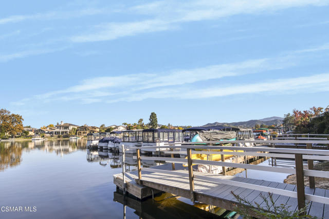 2190 Westshore Lane, Westlake Village CA: https://media.crmls.org/mediaz/7bba6c0d-f277-454f-b45f-e42b35b93971.jpg