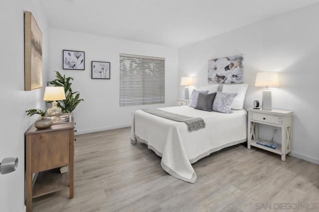 13259 Wimberly Square, San Diego CA: https://media.crmls.org/mediaz/7bbacced-6818-4454-9a69-3826b2da8f5a.jpg