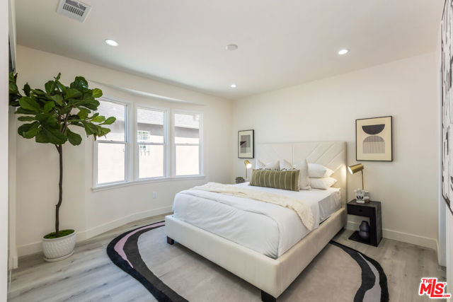 3827 S Victoria Avenue, View Park CA: https://media.crmls.org/mediaz/7bbb05d2-d57b-469e-b995-81eba91f3093.jpg