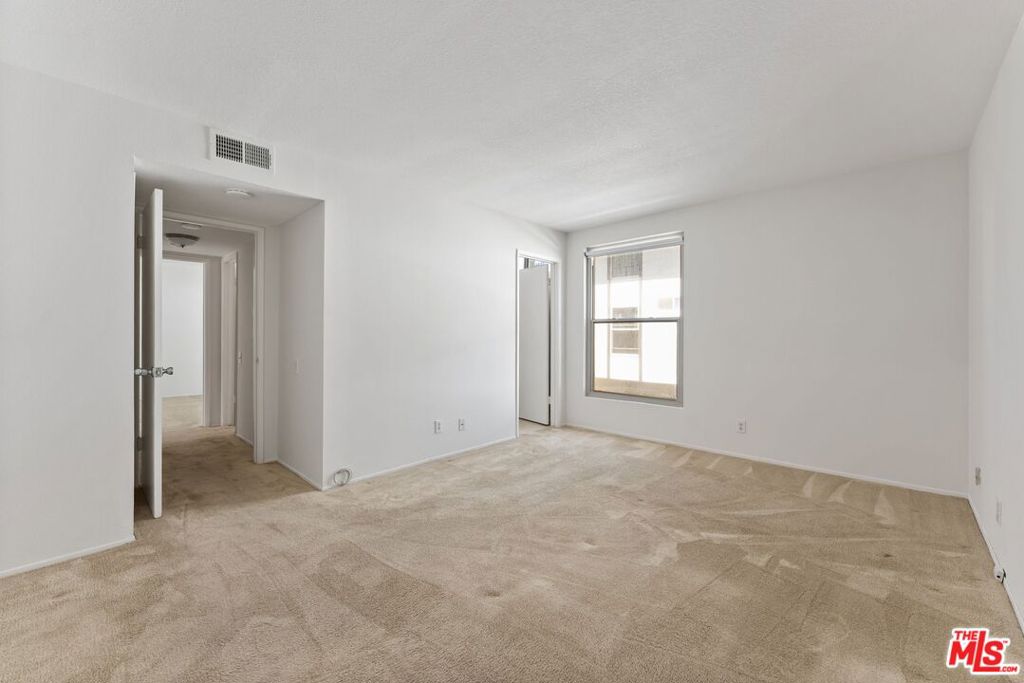 MLS #25600119 image #10