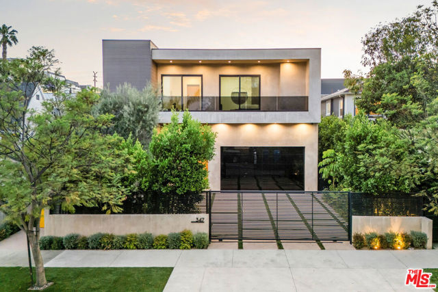347 N Alfred Street, Los Angeles CA: https://media.crmls.org/mediaz/7bbc81a9-9d0d-4a12-8501-66774a3083b3.jpg