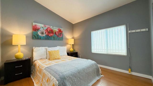 10923 Foothill Boulevard, Oakland CA: https://media.crmls.org/mediaz/7bbcfb84-1ea5-43b0-a481-a57b91575337.jpg