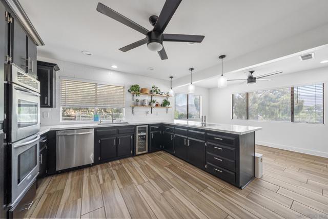 9231 Gawn Trl, Moreno Valley CA: https://media.crmls.org/mediaz/7bbd1c4b-1a25-46ae-a638-f3d3a3601b25.jpg