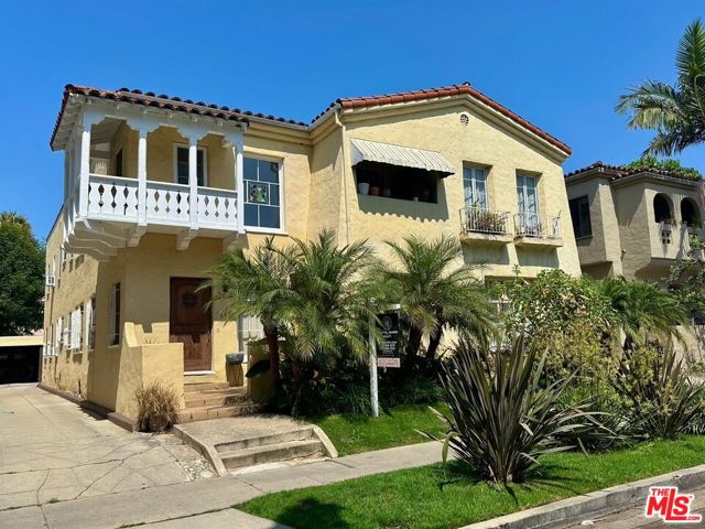 347 N Curson Avenue, Los Angeles CA: https://media.crmls.org/mediaz/7bbe70ad-2eb6-4c73-bc67-0d9efc77aba7.jpg